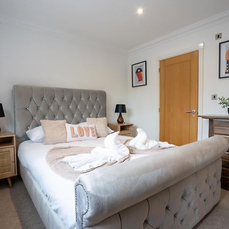 Emirates House, Luxe 5 Bed, With King Sized Beds, Next To Aiport & Nec, Jlr 5 Mins Villa Marston Green Buitenkant foto