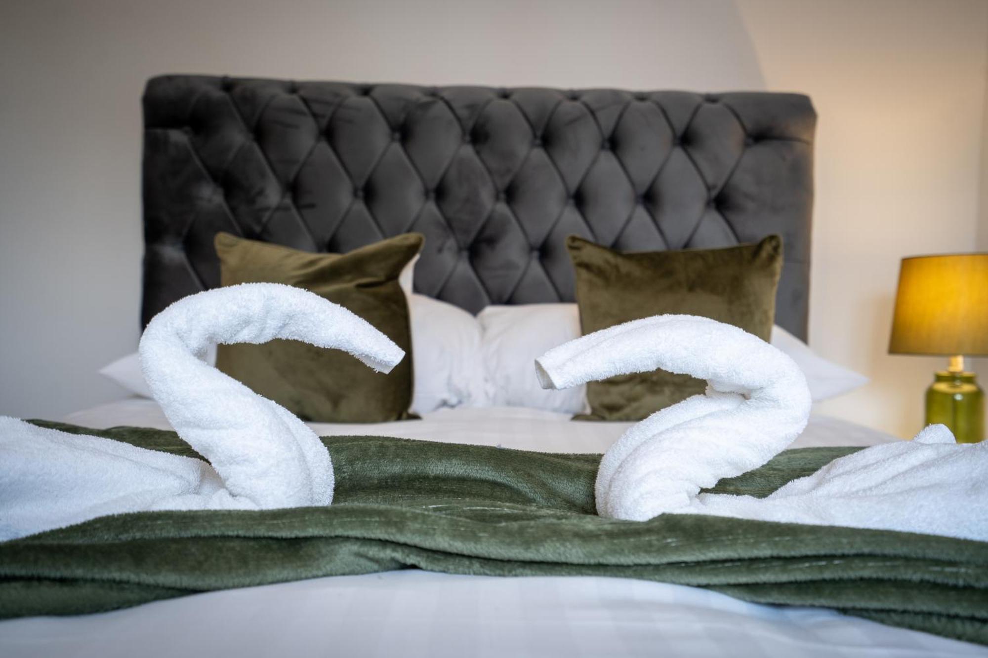 Emirates House, Luxe 5 Bed, With King Sized Beds, Next To Aiport & Nec, Jlr 5 Mins Villa Marston Green Buitenkant foto