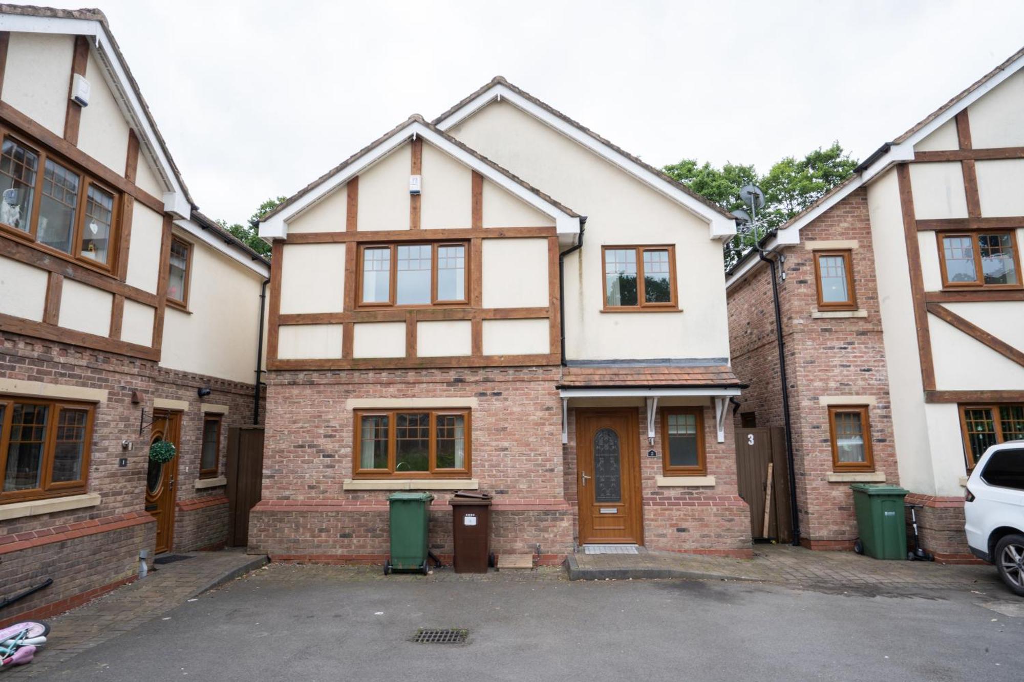 Emirates House, Luxe 5 Bed, With King Sized Beds, Next To Aiport & Nec, Jlr 5 Mins Villa Marston Green Buitenkant foto