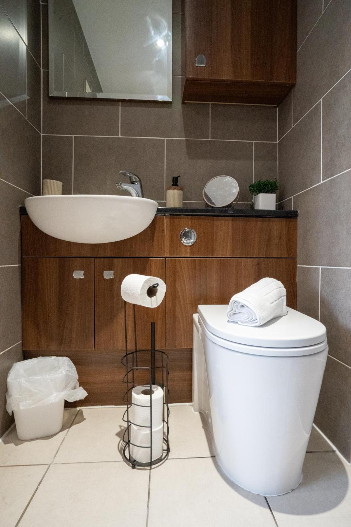 Emirates House, Luxe 5 Bed, With King Sized Beds, Next To Aiport & Nec, Jlr 5 Mins Villa Marston Green Buitenkant foto