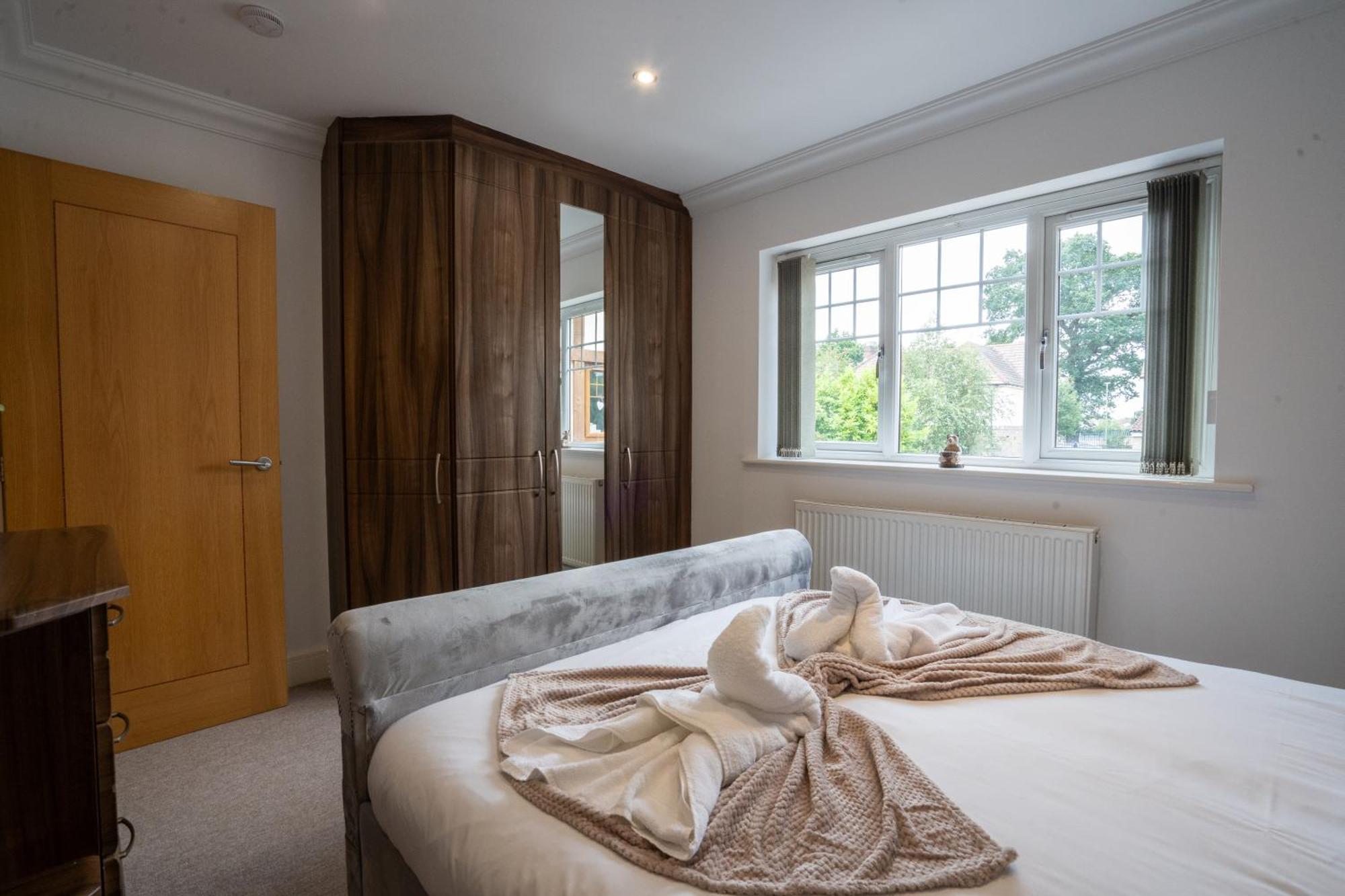 Emirates House, Luxe 5 Bed, With King Sized Beds, Next To Aiport & Nec, Jlr 5 Mins Villa Marston Green Buitenkant foto