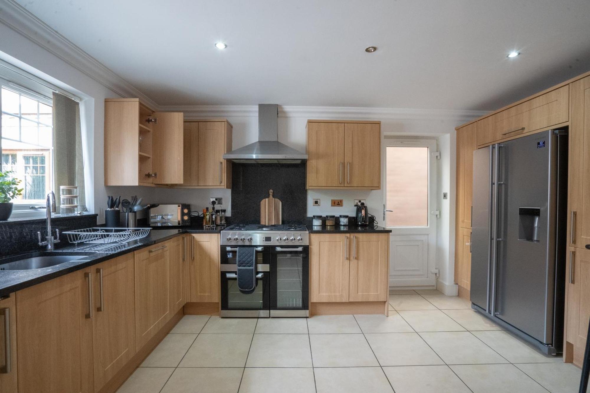 Emirates House, Luxe 5 Bed, With King Sized Beds, Next To Aiport & Nec, Jlr 5 Mins Villa Marston Green Buitenkant foto