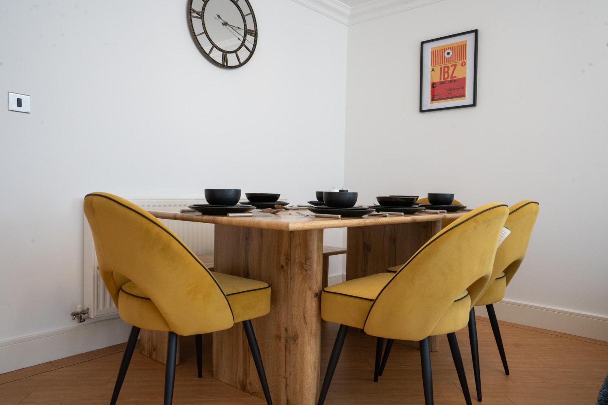 Emirates House, Luxe 5 Bed, With King Sized Beds, Next To Aiport & Nec, Jlr 5 Mins Villa Marston Green Buitenkant foto