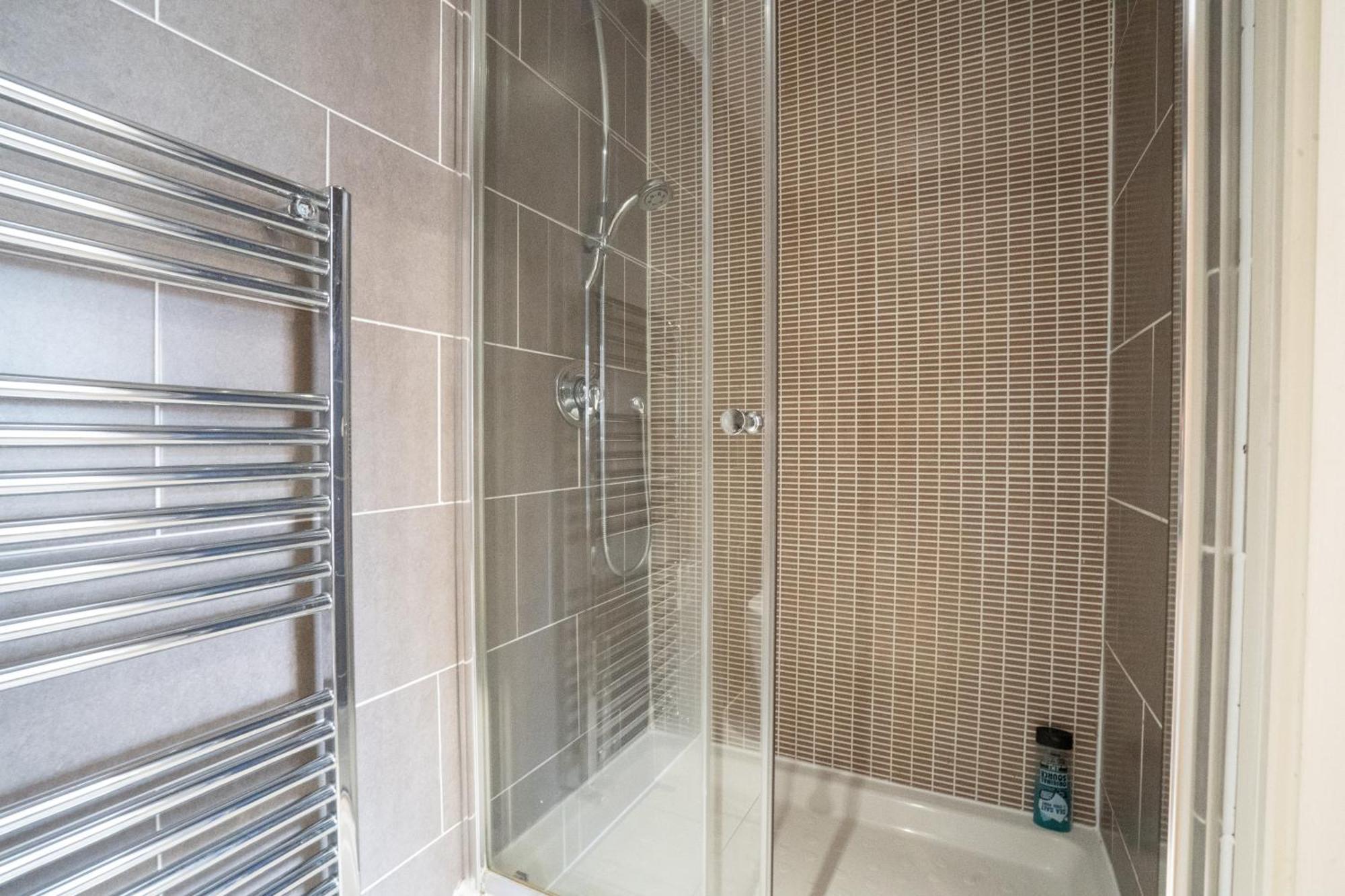 Emirates House, Luxe 5 Bed, With King Sized Beds, Next To Aiport & Nec, Jlr 5 Mins Villa Marston Green Buitenkant foto