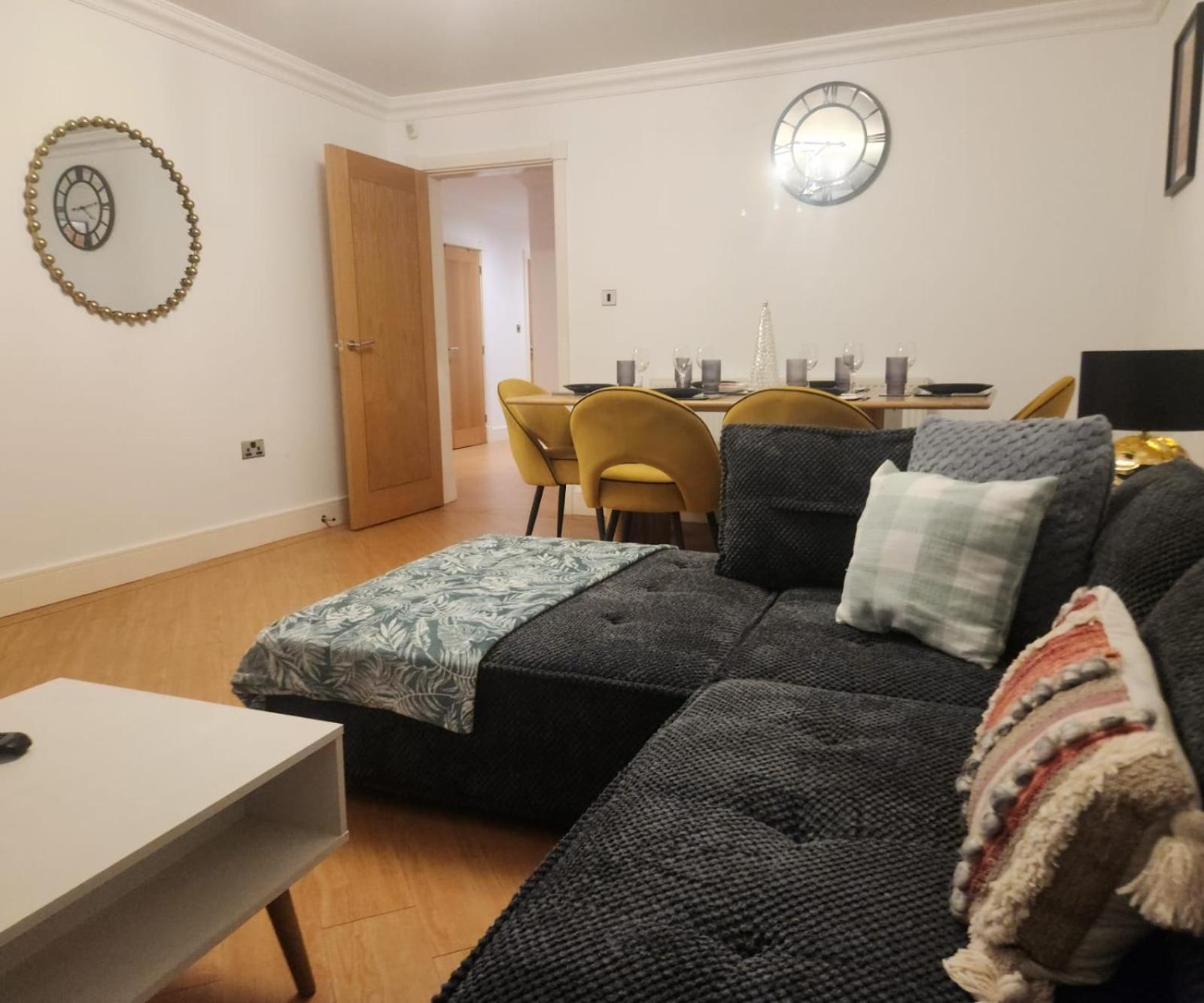 Emirates House, Luxe 5 Bed, With King Sized Beds, Next To Aiport & Nec, Jlr 5 Mins Villa Marston Green Buitenkant foto